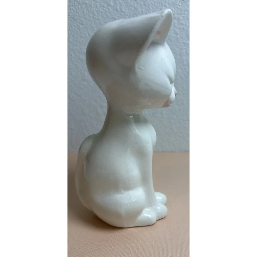 Vintage White Ceramic Cat Figurine Pink Nose Big Eyes Mid Century 7